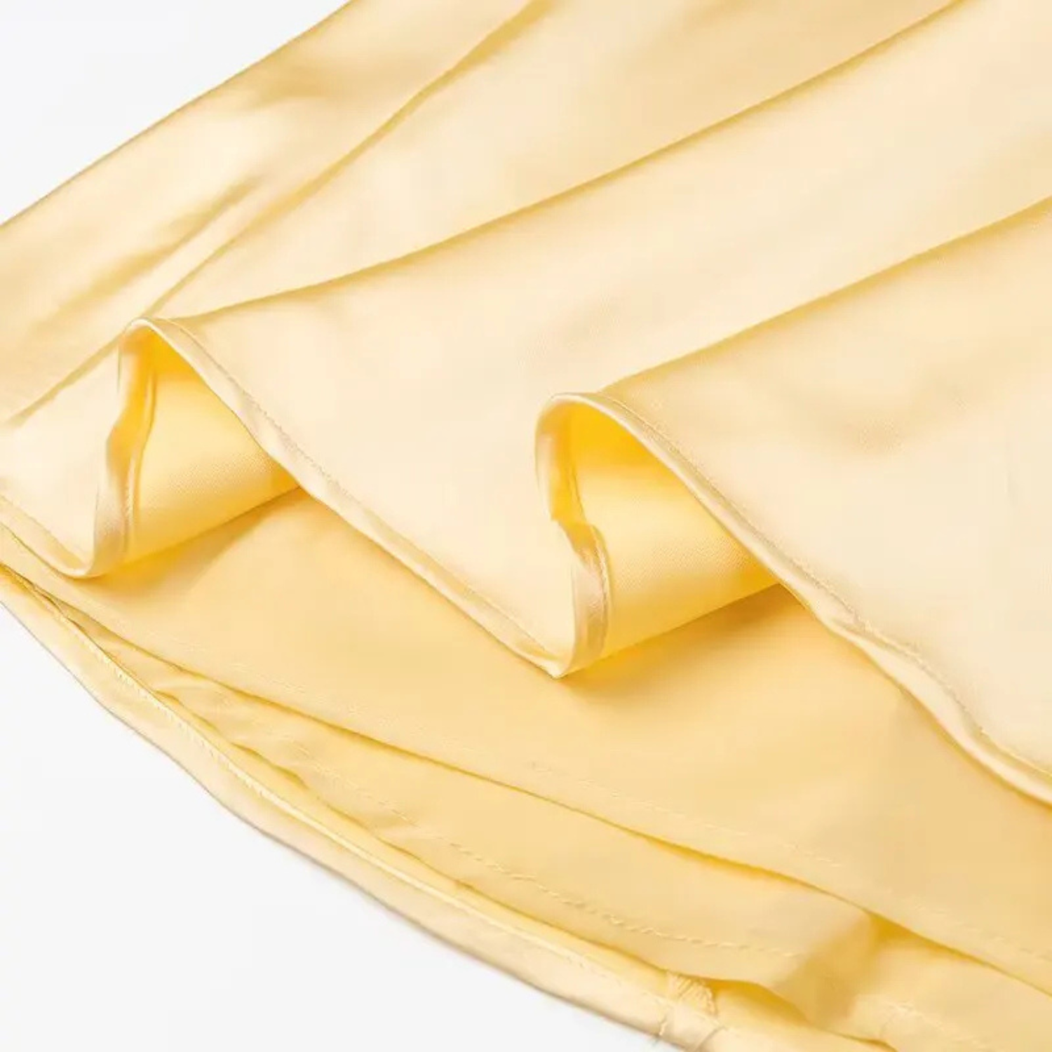Lola | Abito Lungo Giallo in Raso con Scollo a V e Spalline Sottili
