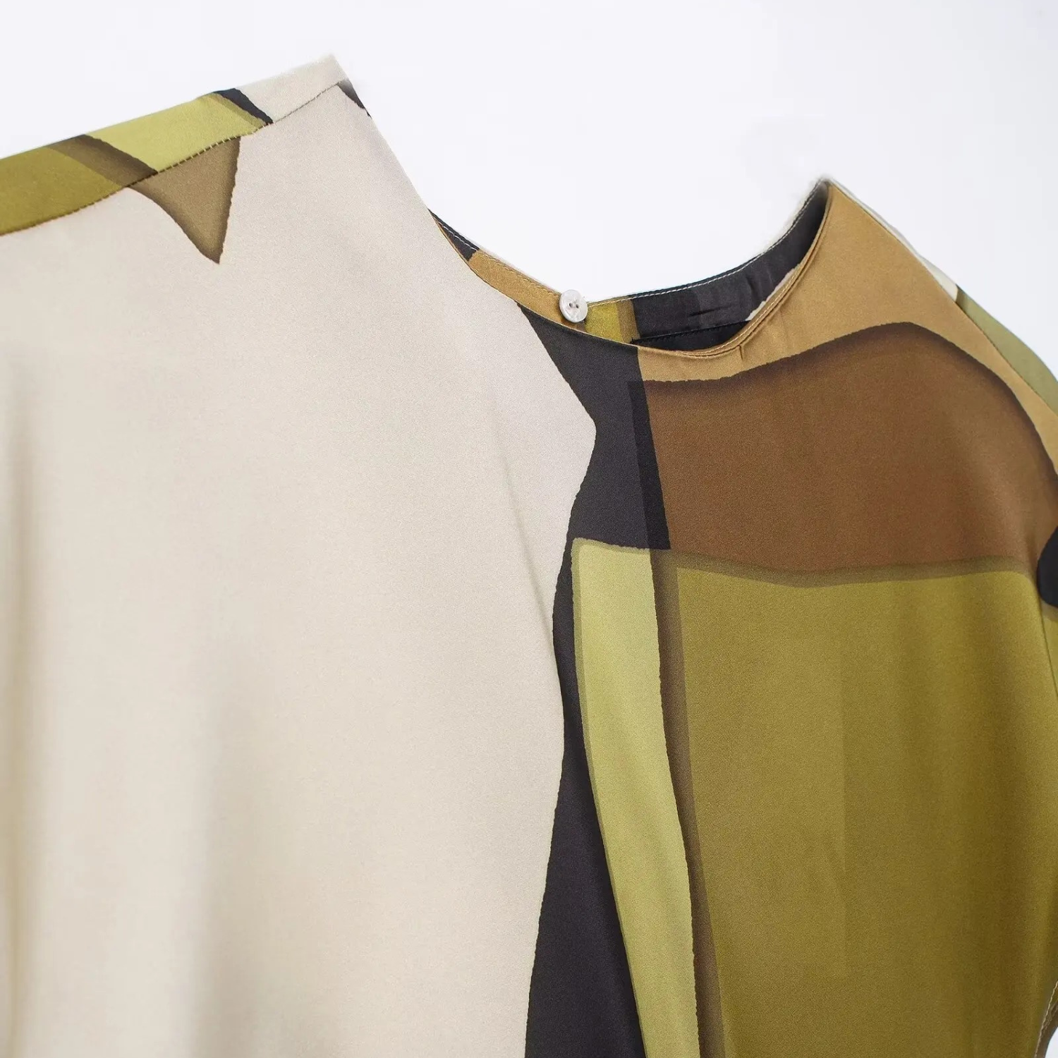 Gia | Abito Lungo con Stampa Vintage, Scollo Tondo e Dettaglio Cut-Out sul Retro