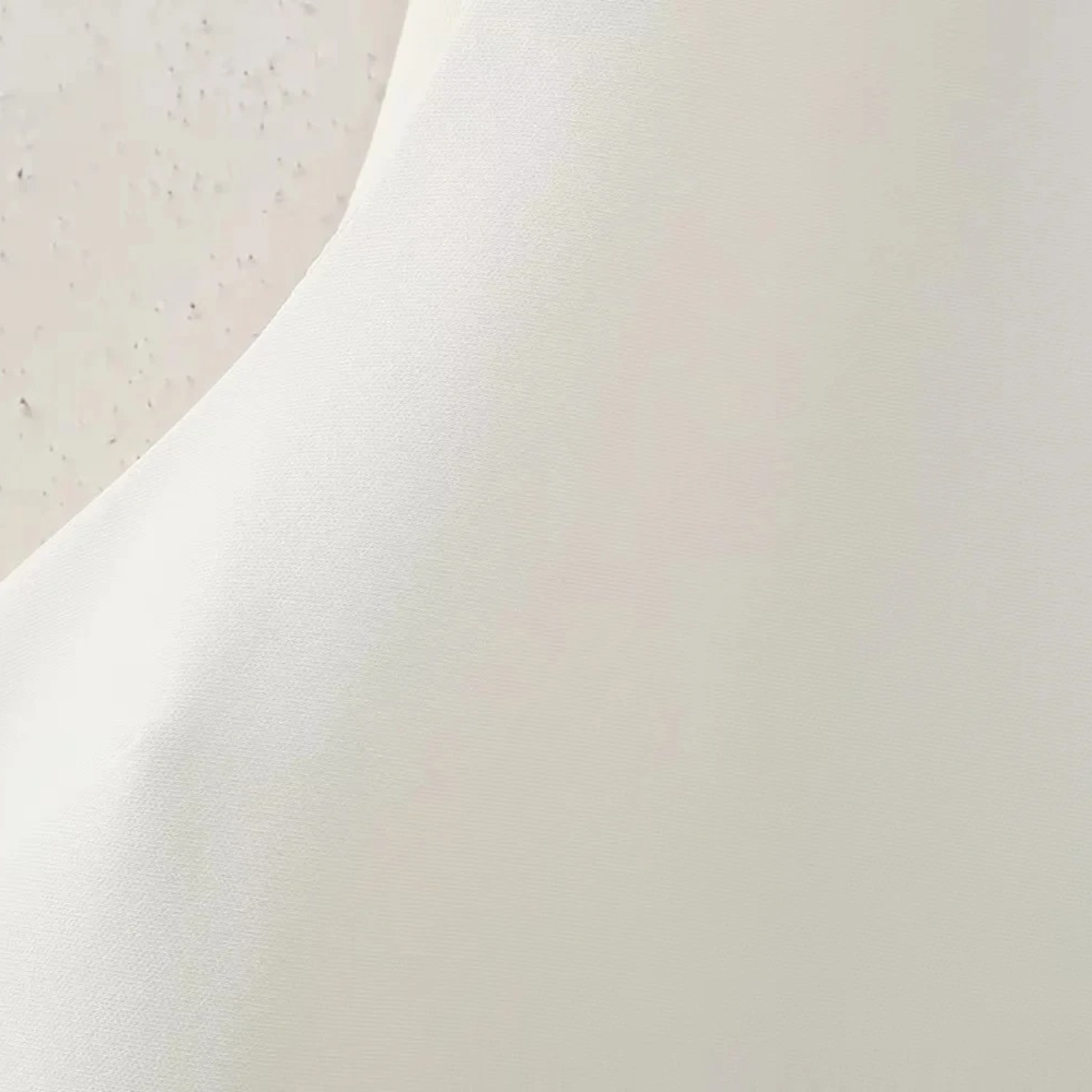 Luna | Abito Mini in Ecopelle con Dettagli Cut-Out e Fibbia