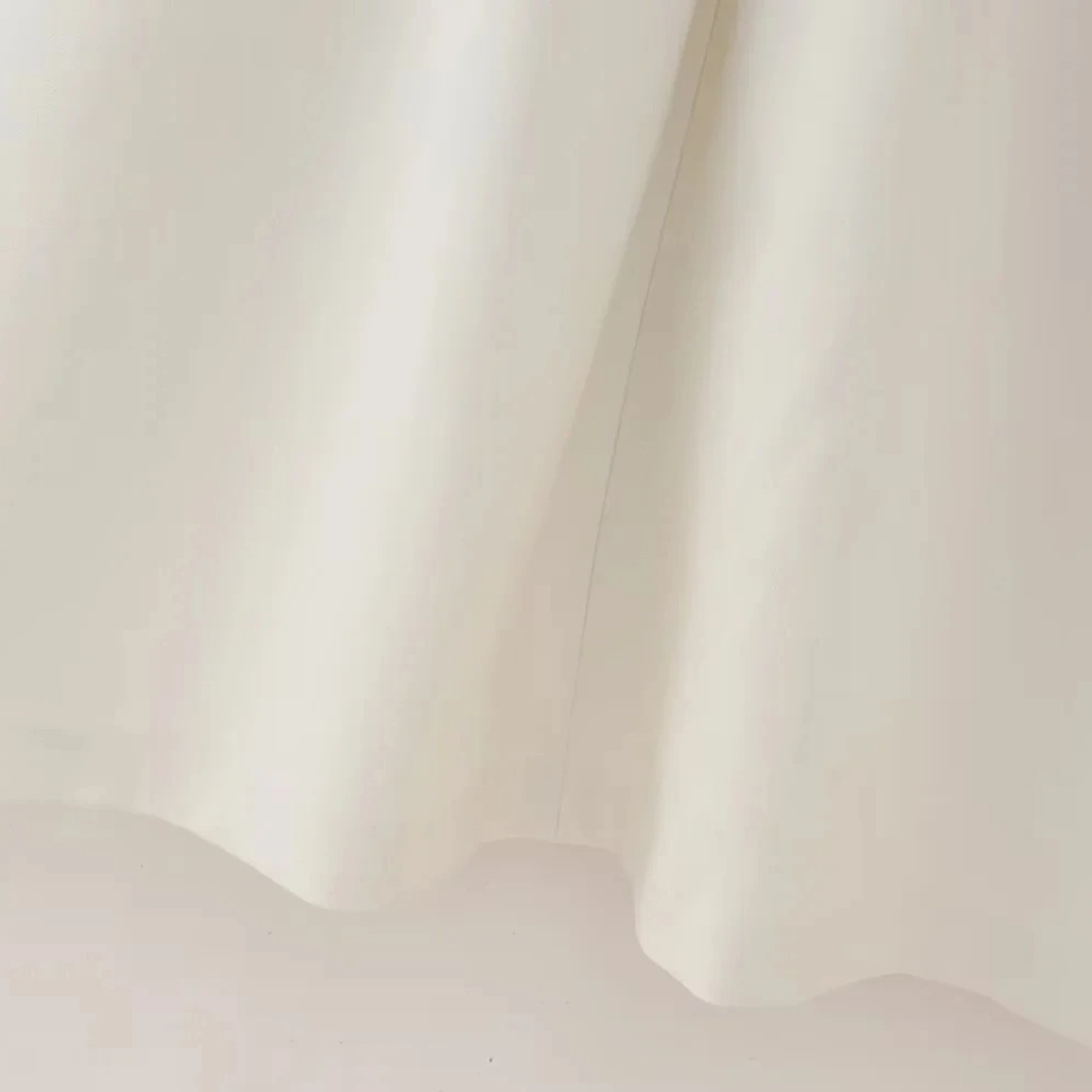 Luna | Abito Mini in Ecopelle con Dettagli Cut-Out e Fibbia