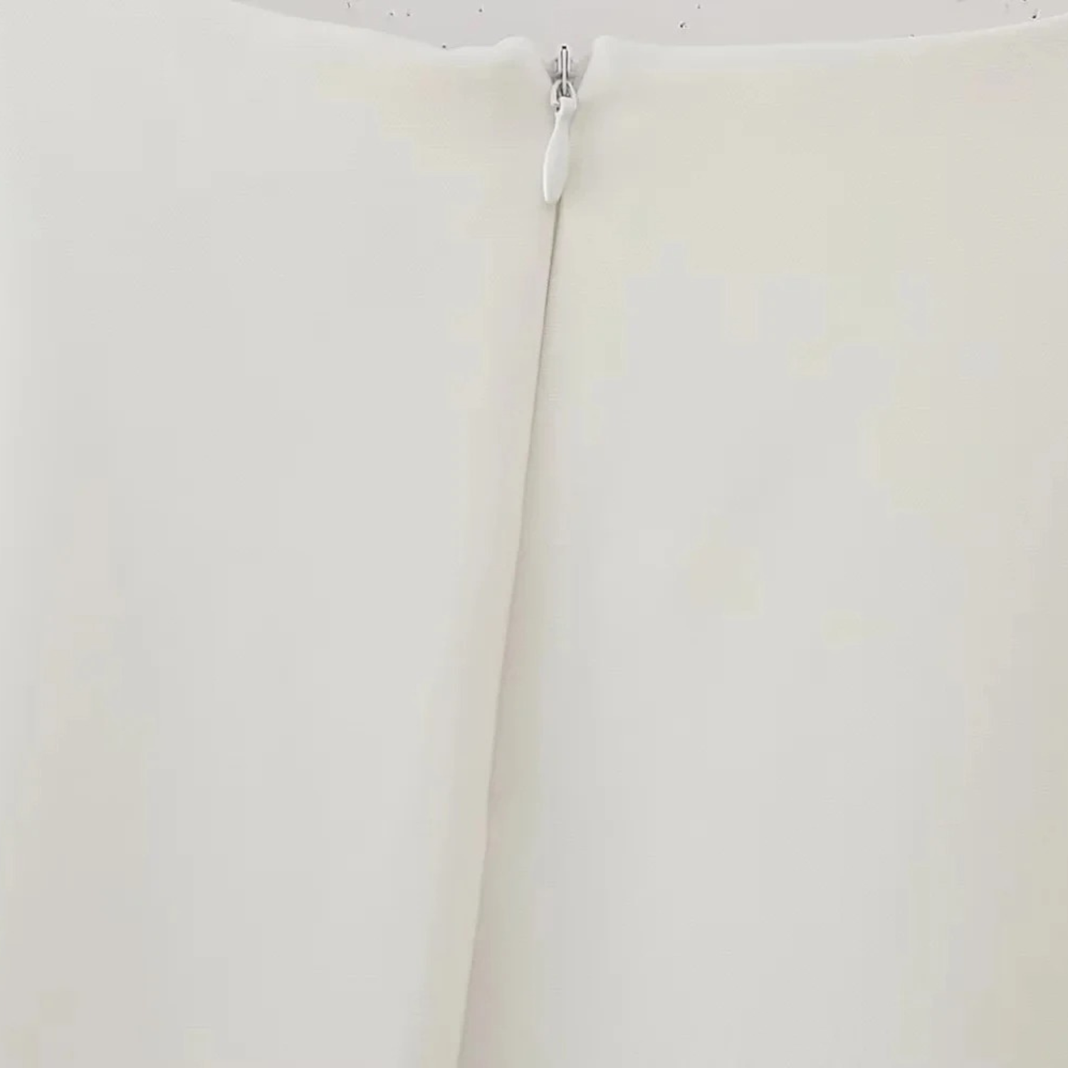 Luna | Abito Mini in Ecopelle con Dettagli Cut-Out e Fibbia