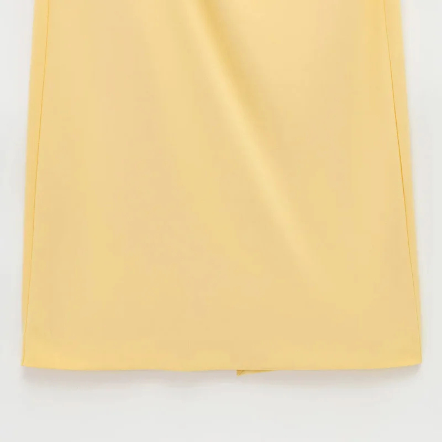 Eva | Abito Midi Giallo Asimmetrico con Drappeggio e Spacco
