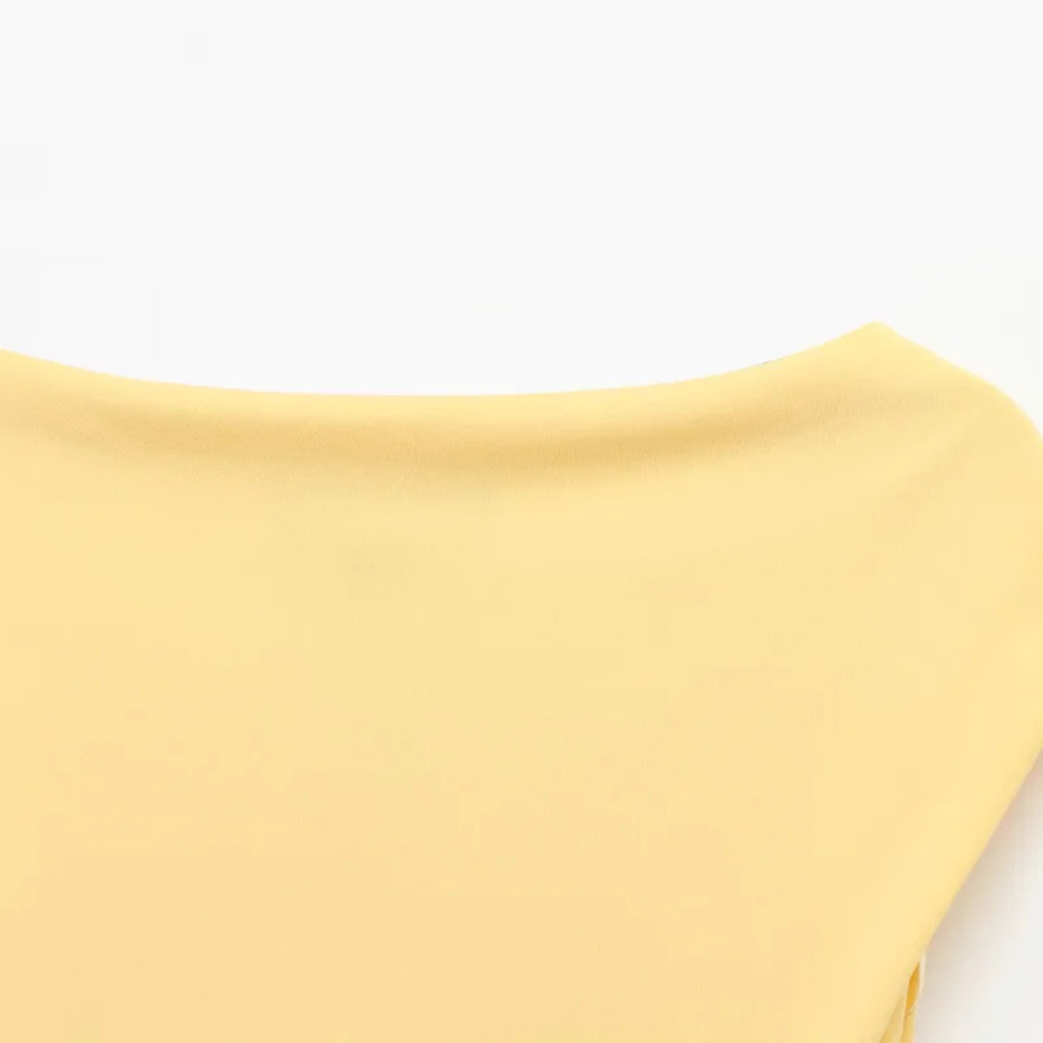 Eva | Abito Midi Giallo Asimmetrico con Drappeggio e Spacco