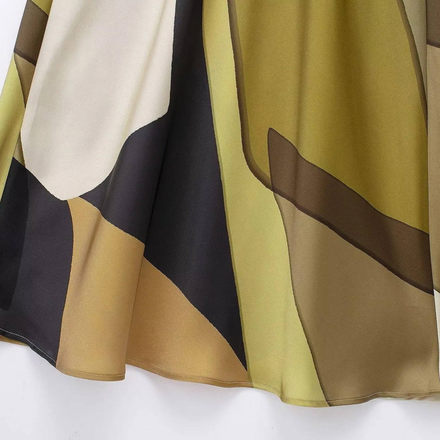 Gia | Abito Lungo con Stampa Vintage, Scollo Tondo e Dettaglio Cut-Out sul Retro