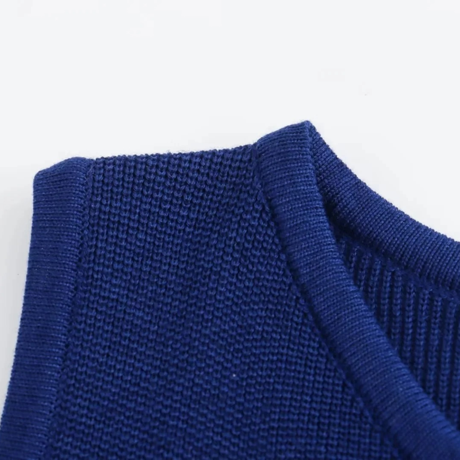Nina | Abito Midi in Maglia con Bottoni, Scollo Tondo e Tasche